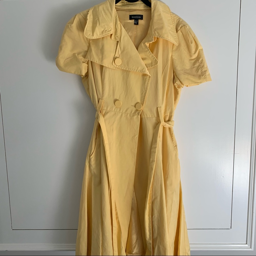 Bebe Yellow Short sleeve Trench Style Jacket